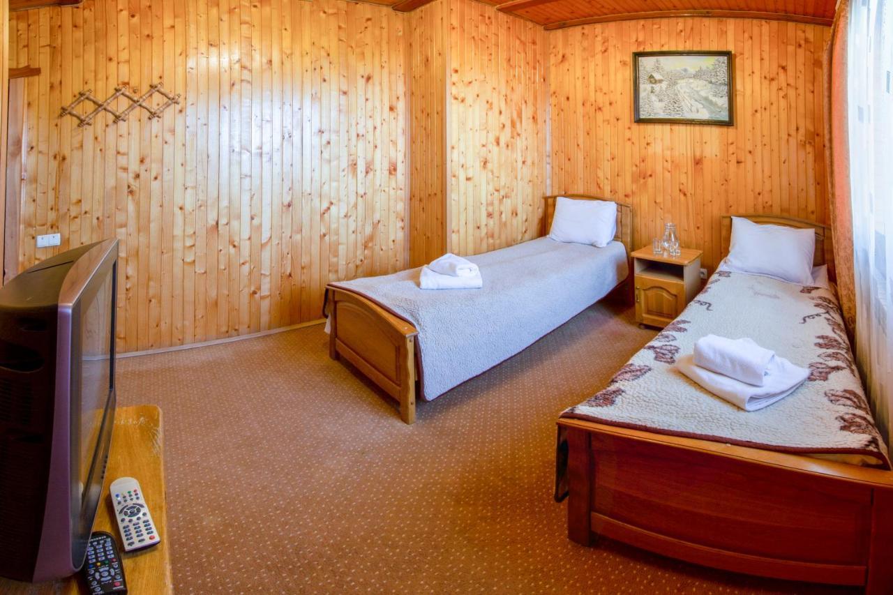 Hotel У Мар'Яни І Назара Jaremče Esterno foto