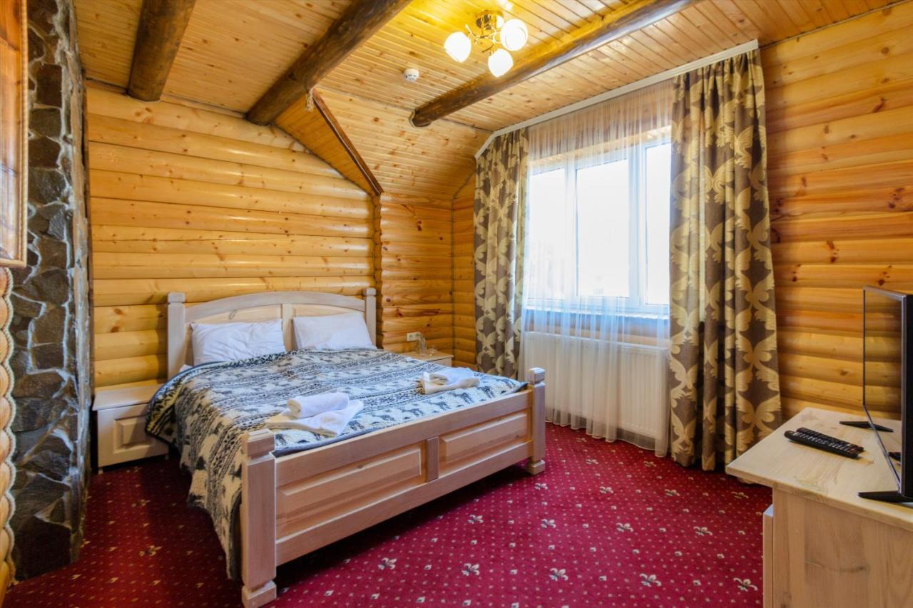 Hotel У Мар'Яни І Назара Jaremče Esterno foto