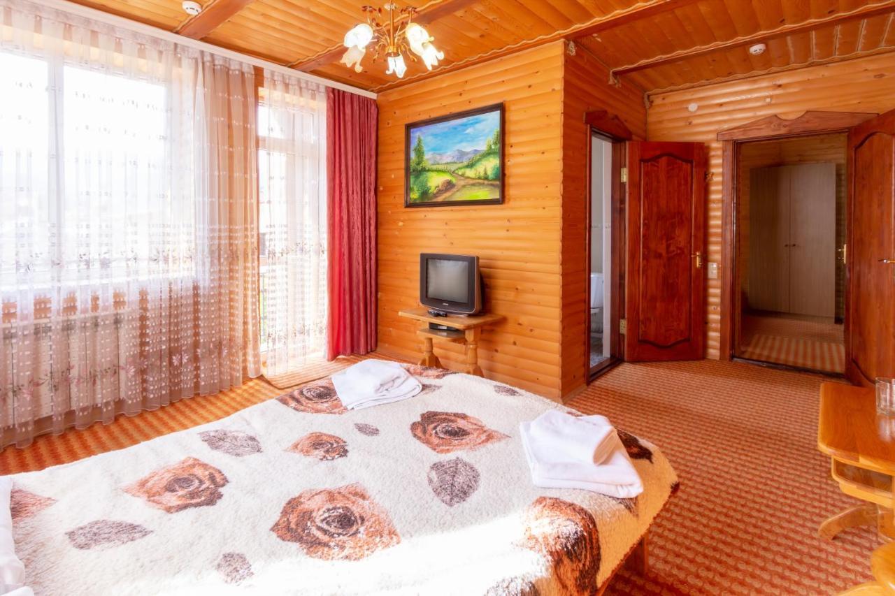 Hotel У Мар'Яни І Назара Jaremče Esterno foto