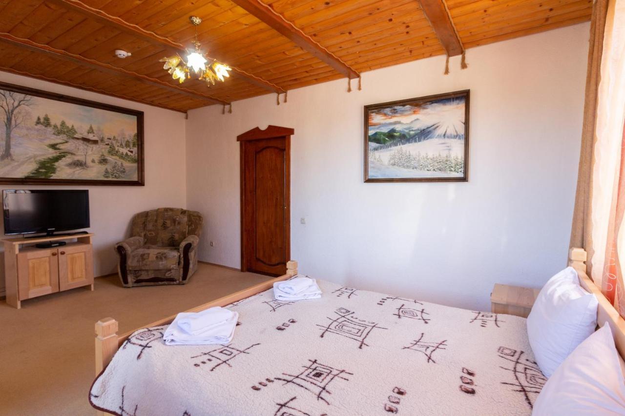 Hotel У Мар'Яни І Назара Jaremče Esterno foto
