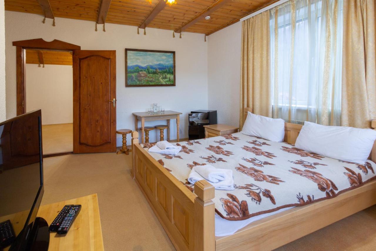 Hotel У Мар'Яни І Назара Jaremče Esterno foto
