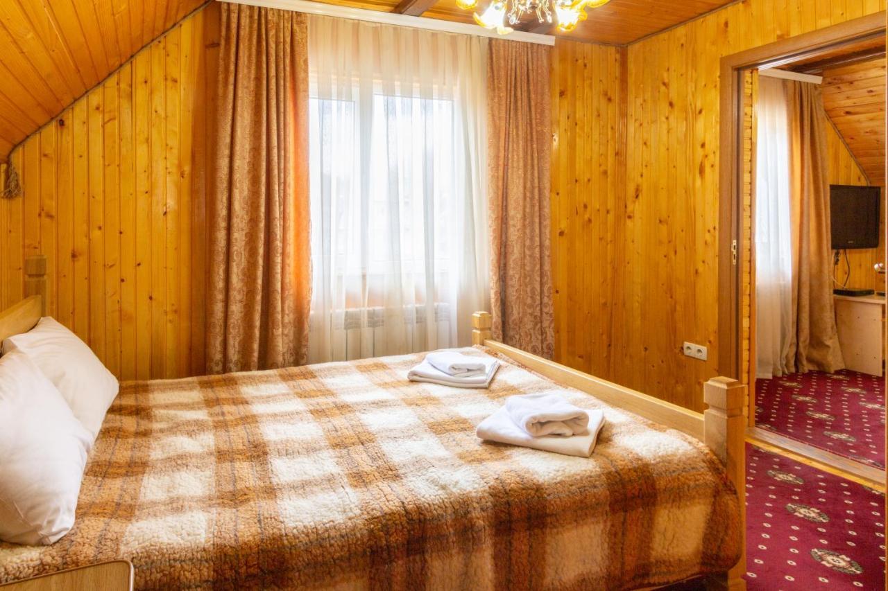 Hotel У Мар'Яни І Назара Jaremče Esterno foto