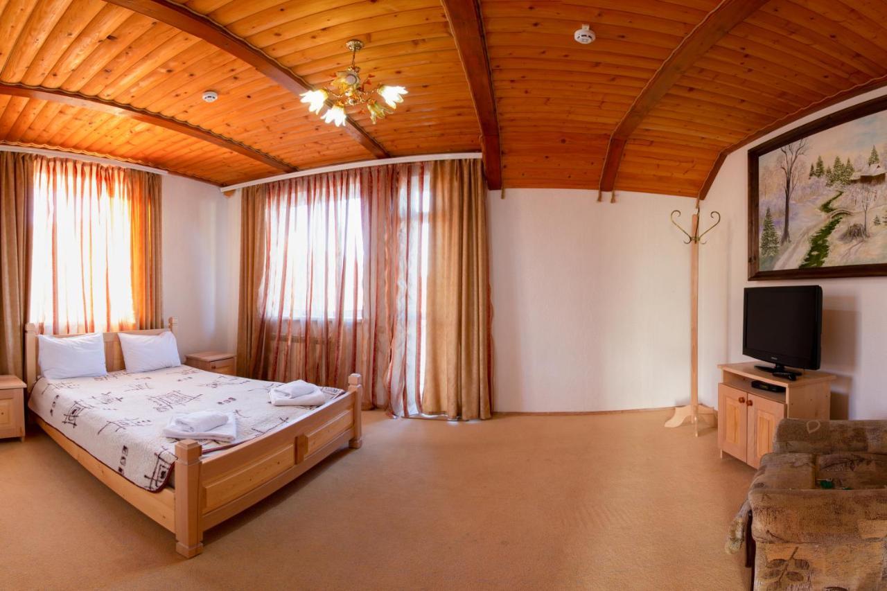 Hotel У Мар'Яни І Назара Jaremče Esterno foto