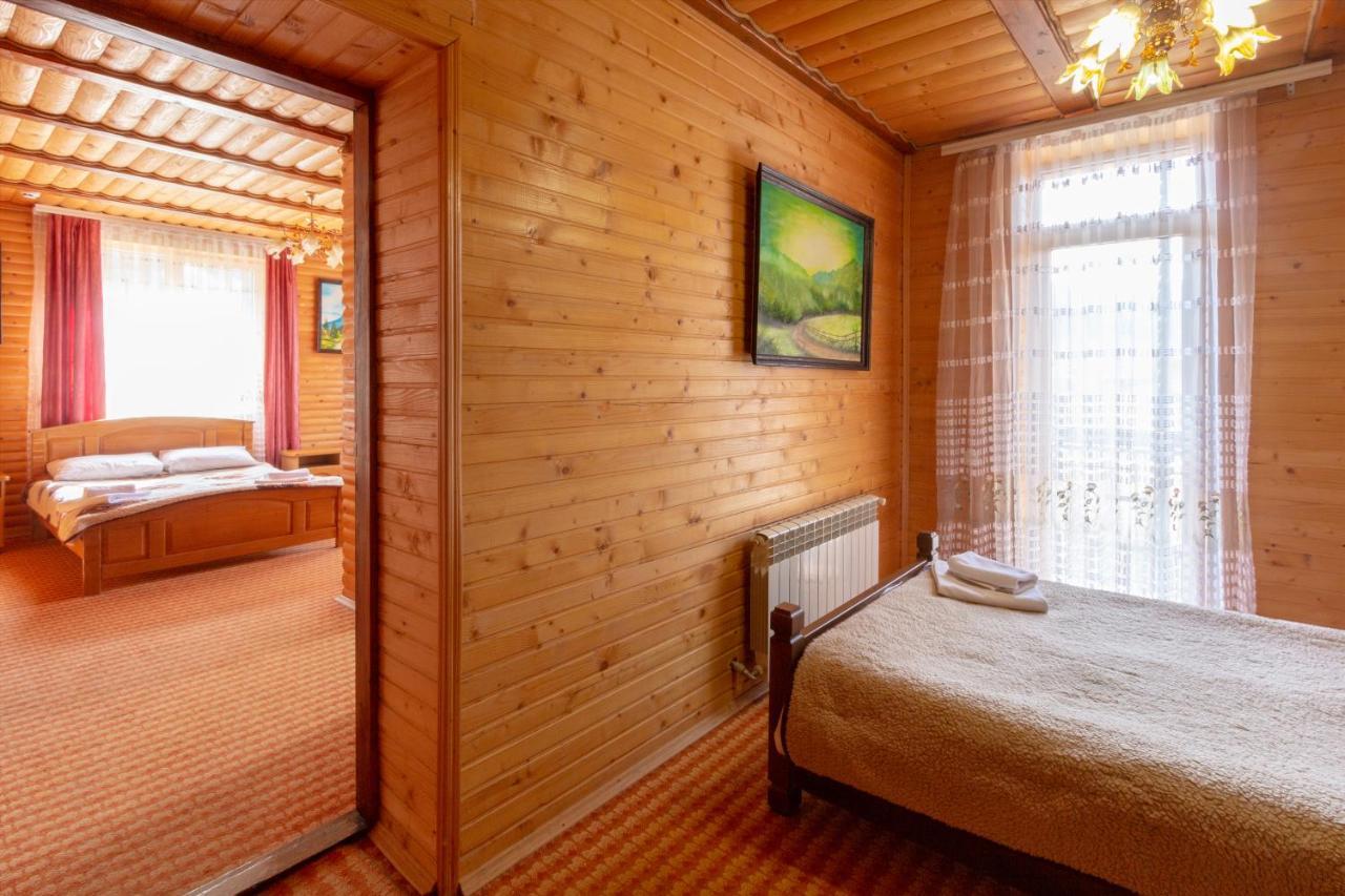 Hotel У Мар'Яни І Назара Jaremče Esterno foto