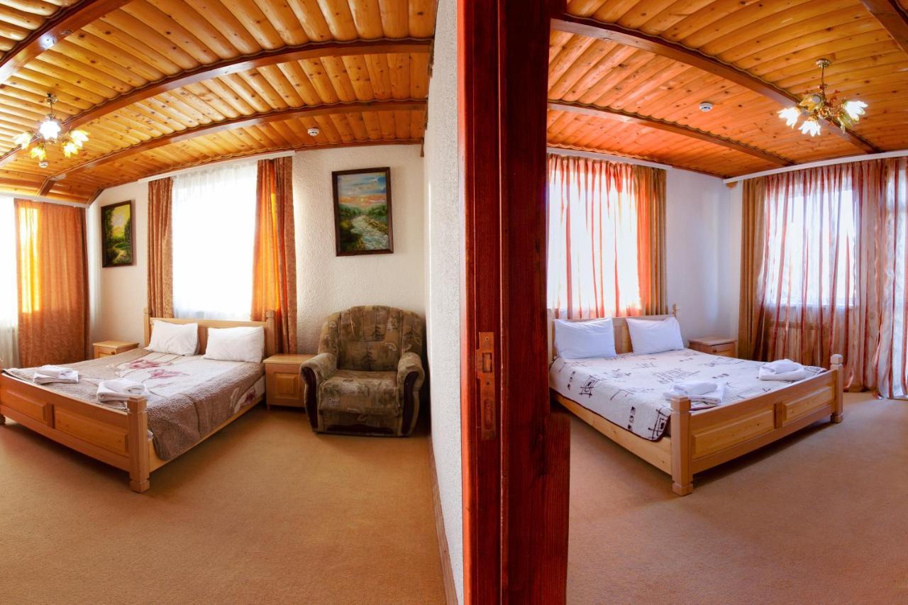 Hotel У Мар'Яни І Назара Jaremče Esterno foto