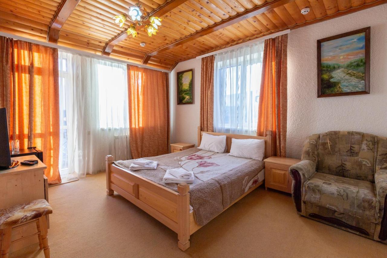 Hotel У Мар'Яни І Назара Jaremče Esterno foto