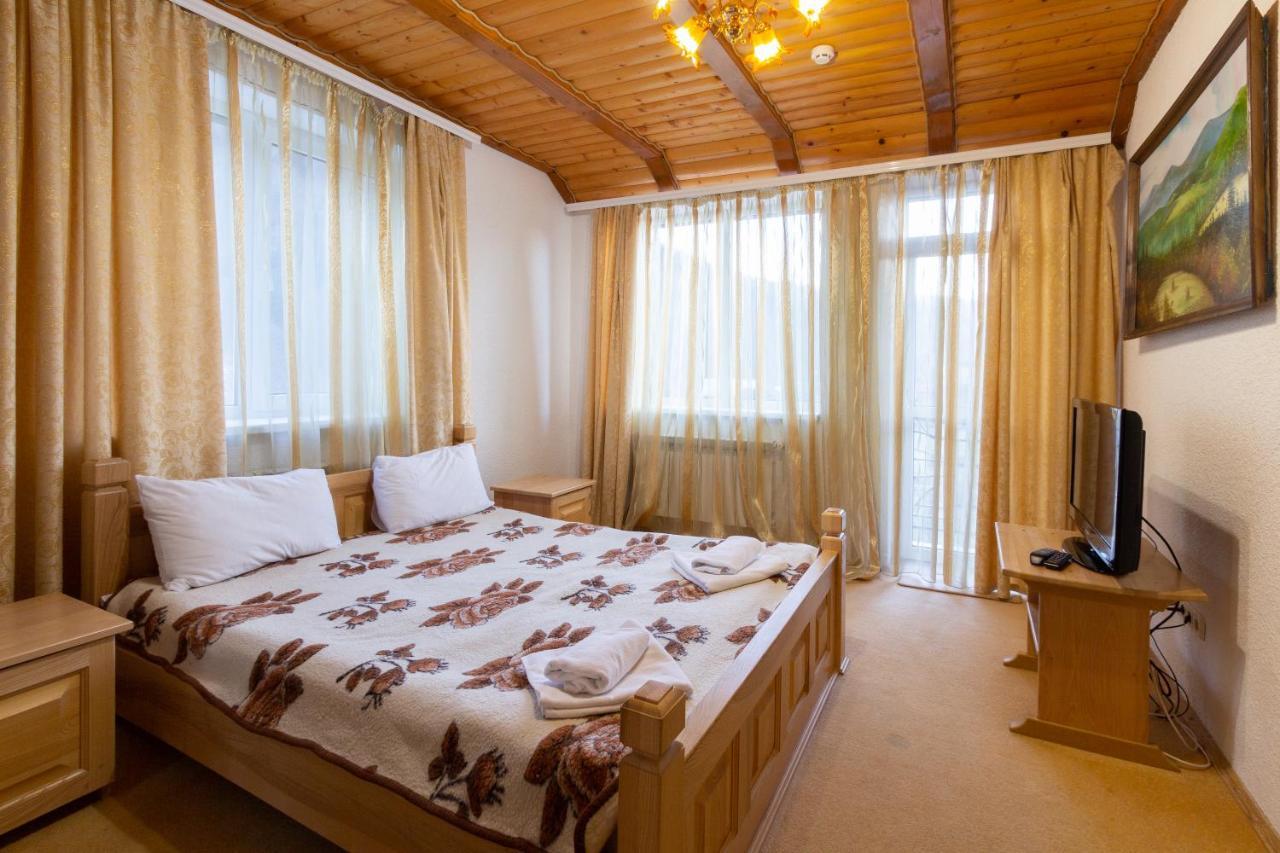 Hotel У Мар'Яни І Назара Jaremče Esterno foto
