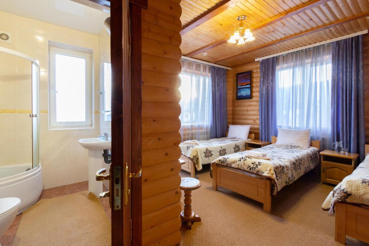 Hotel У Мар'Яни І Назара Jaremče Esterno foto