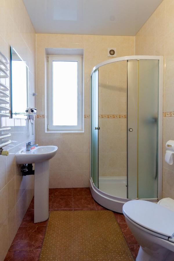 Hotel У Мар'Яни І Назара Jaremče Esterno foto